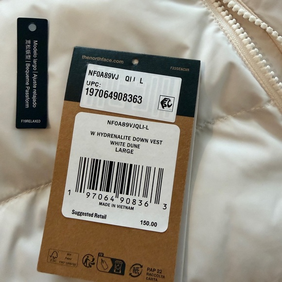 The North Face White Puffer Vest - With Flaw Mark - Picture 4 of 6